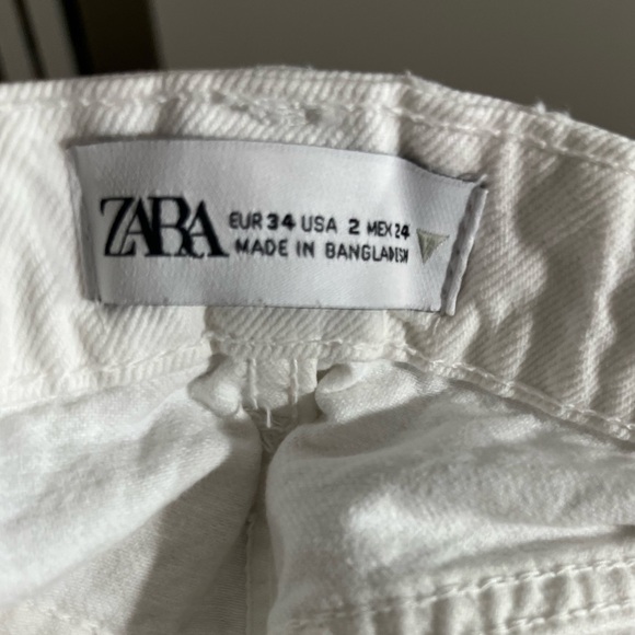 Zara White Distressed Denim Shorts - Picture 2 of 6